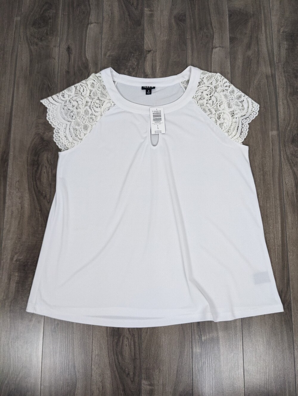 Torrid Women's Size 0/Large NWT White Blouse Lace Sleeve Keyhole Top